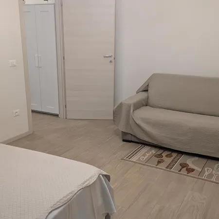 V & G House Апартаменты