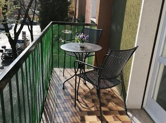 דירה V & G House