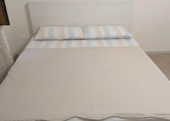 דירה V & G House